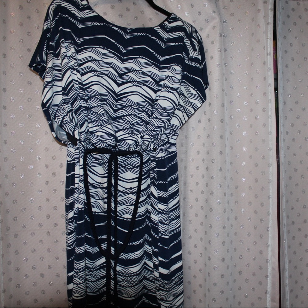 Mini dark blue patterned dress